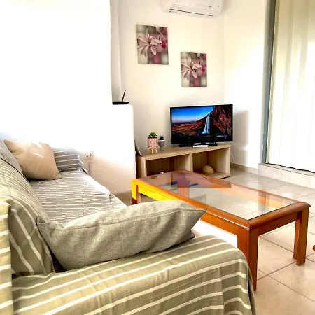 Gorgeous White Marsis In Paros Apartment